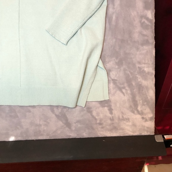 Ann Taylor Women's Seafoam Green Oversize Long V-Neck Sweater Size Large NWT - Picture 2 of 8